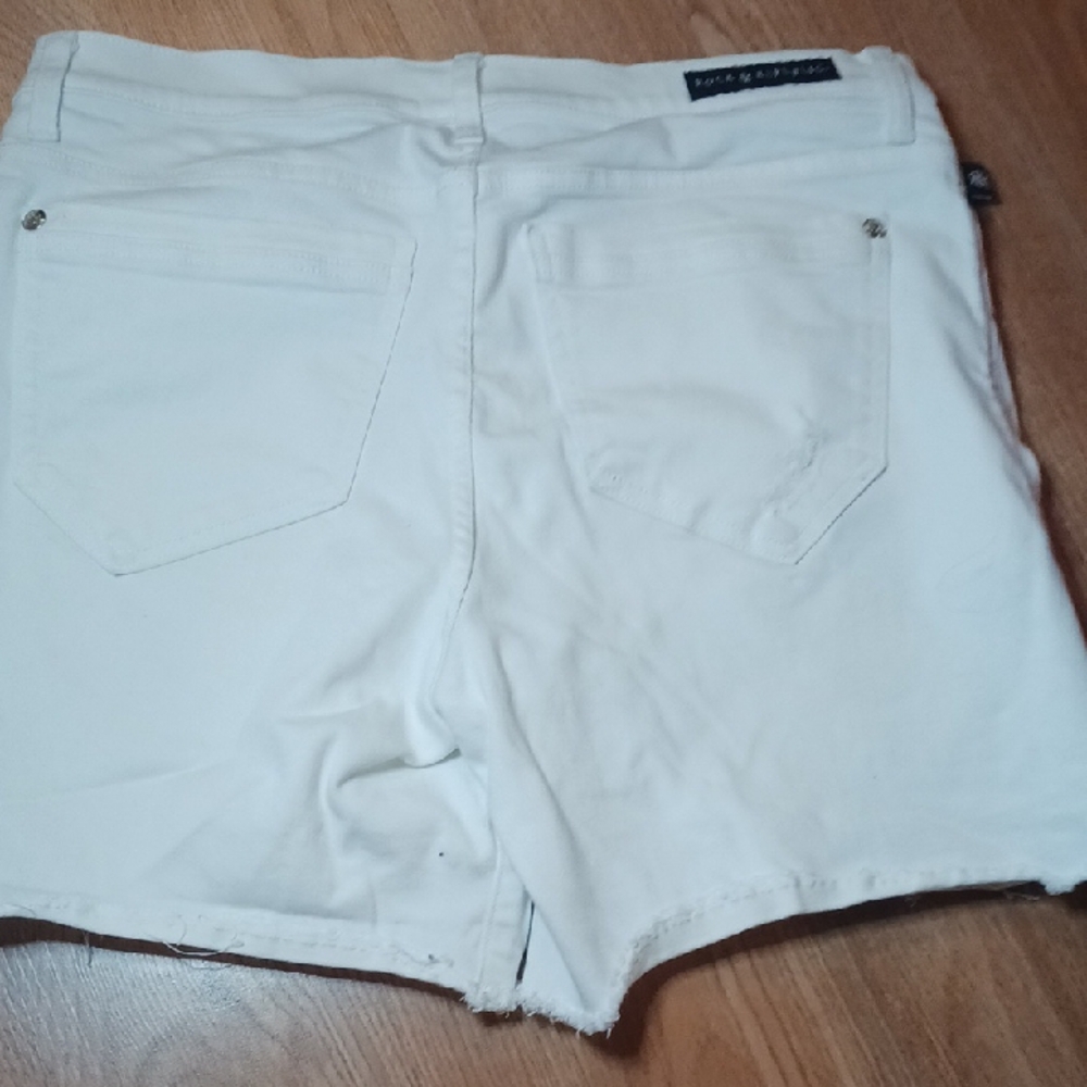 Rock & Republic Women's Cream Jean Shorts - Picture 4 of 4